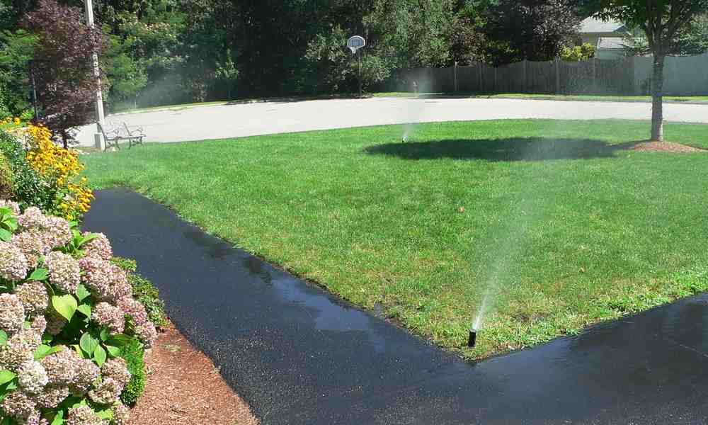 How to Keep Your Lawn Green: Sprinkler Repair Tips